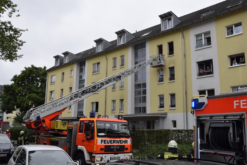 Feuer 1 Koeln Vingst Nobelstr P10.JPG - Miklos Laubert